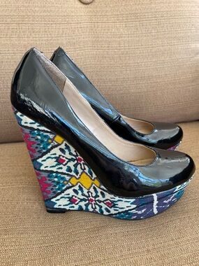 Steve Madden Black Patent Wedges with Multicolor Aztec Platform